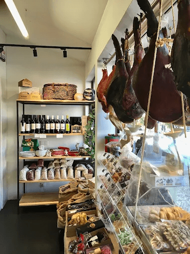 Interior da loja O Lamego